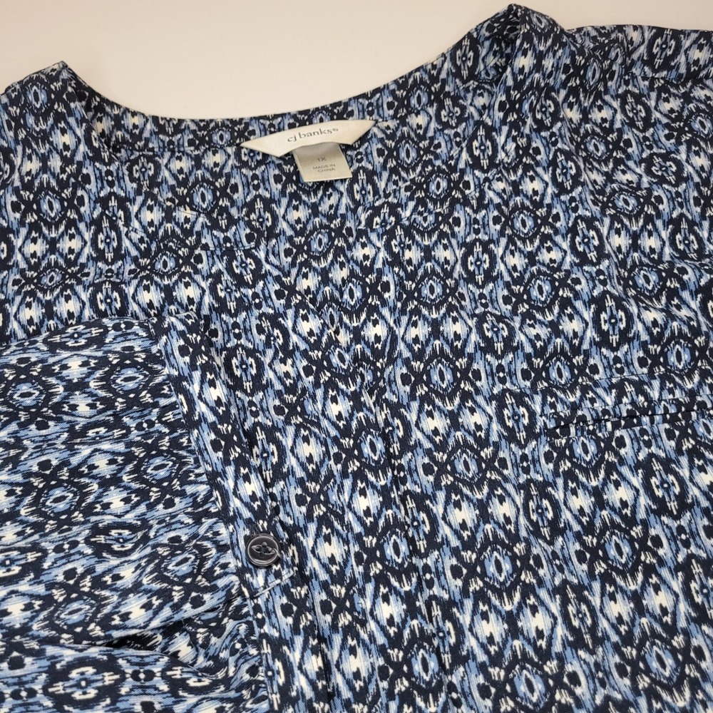 cj banks Blouse Women 1X Blue Excellent 3/4 Sleeve Geometric Ikat Split Neck Top
